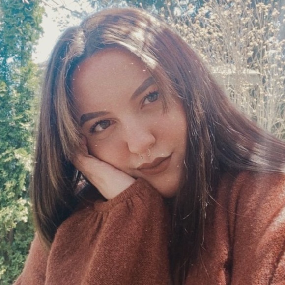 Meet your Posher, Sarah - Picture 1 of 1